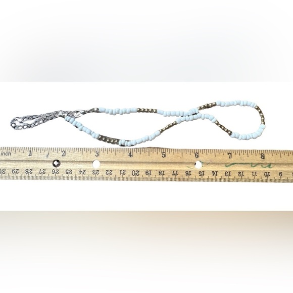 Gold & White Necklace (Like New - Great Condition) ✨🤍⚜️ - Picture 3 of 4